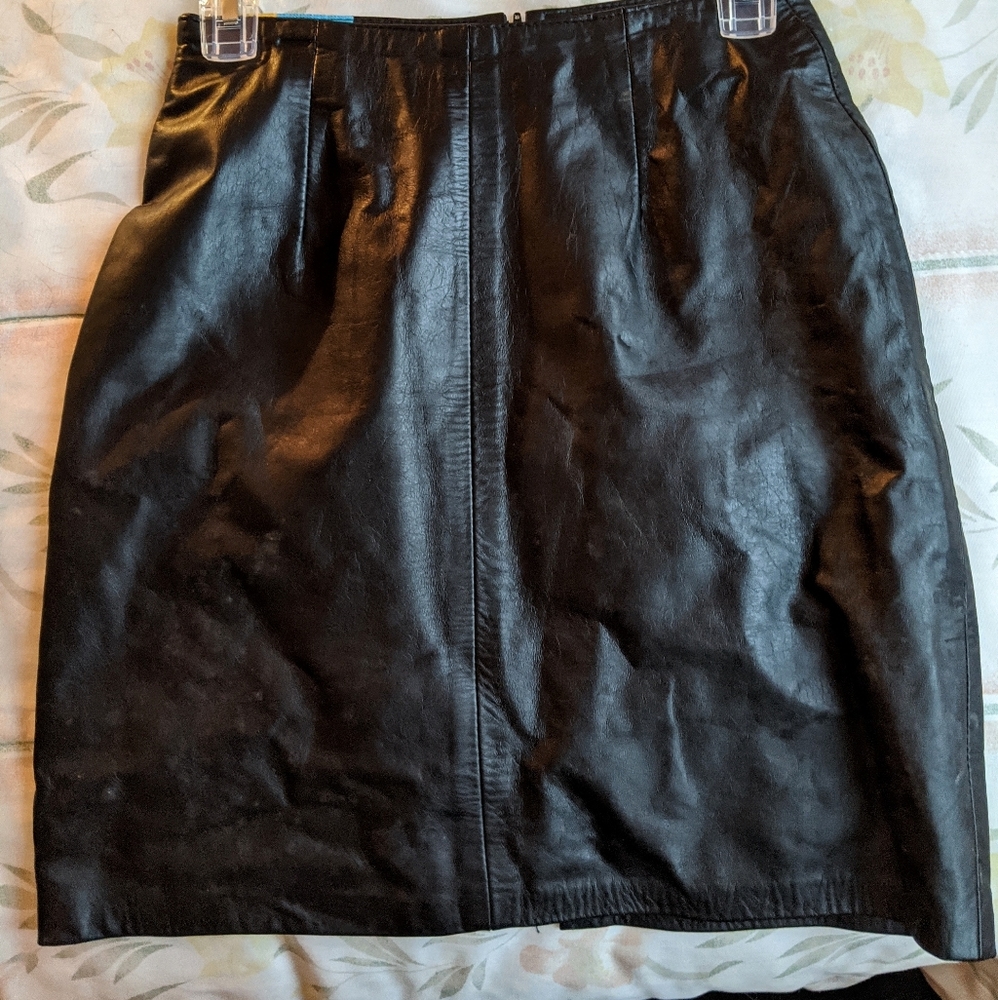 Faux leather mini skirt